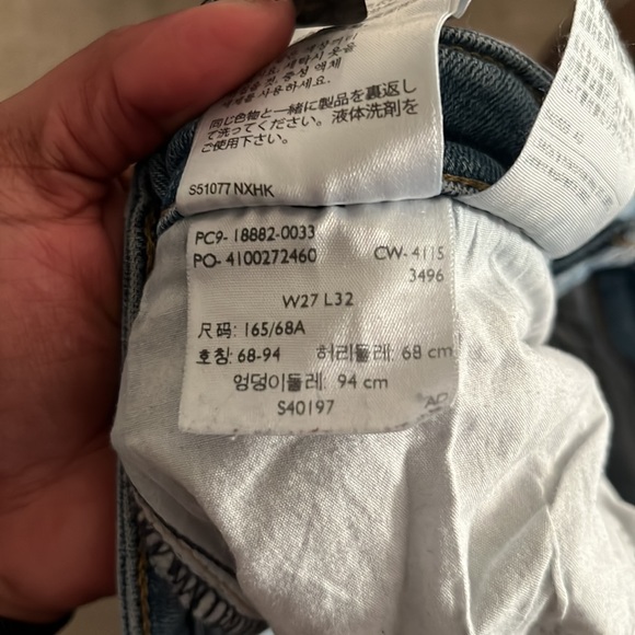 levi light wash jeans - Picture 3 of 3